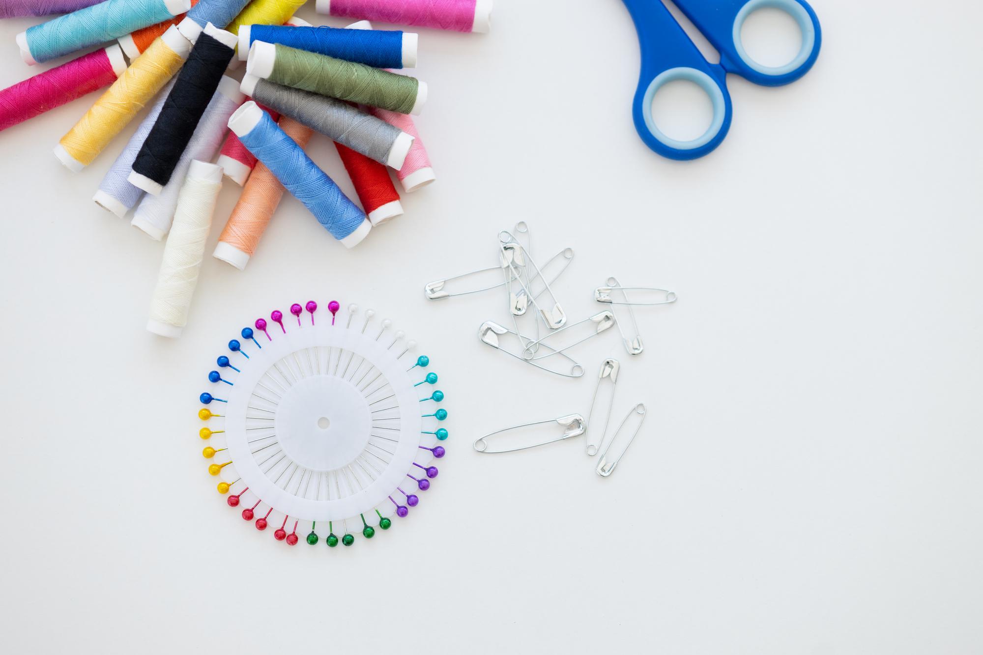 Set di materiali per corso di ricamo professionale
